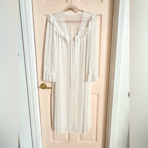 White sheer nightgown - Picture 1 of 5
